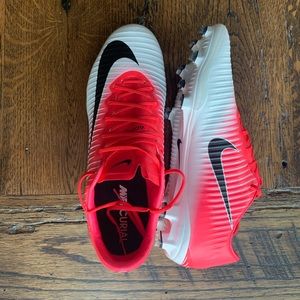 womens pink and white ombre cleats size 8